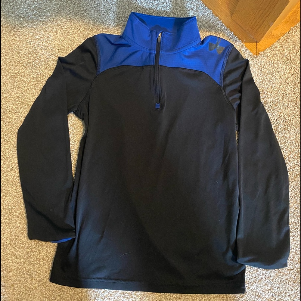 Boys Under Armour 1/4 Zip. Size youth XS EUC